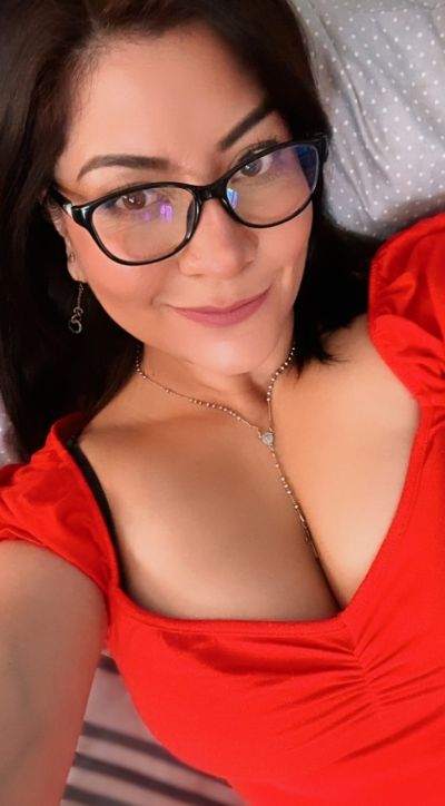 femme chaude - proche de moi - Assistante de jour, femme hot la nuit : qui pour me déchaîner?