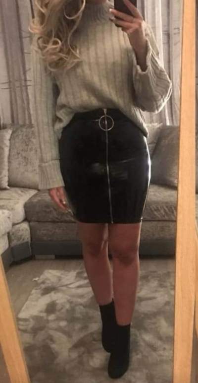 femme chaude - Angers - Je veux un homme qui me fasse oublier mes révisions à Angers